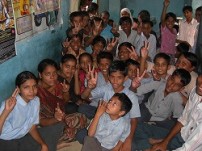 子ども村議会メンバーと他の子どもたち