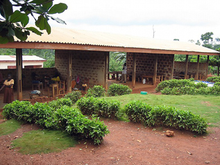 プロジェクト開始前の壁のない校舎