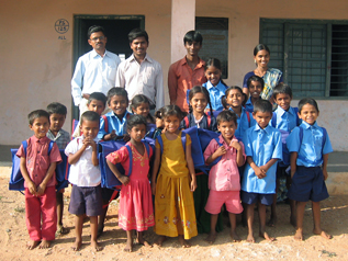 ブリッジスクールに通う子どもたち