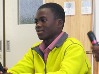 ガーナのカカオ畑で児童労働をしていた少年