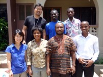 CRADAスタッフと一緒に記念撮影