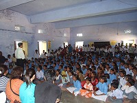 青年グループによる集会