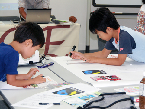 参加した子どもたちが児童労働とフェアトレードをテーマに壁新聞づくりに挑戦!