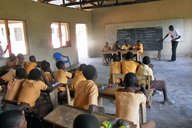 子ども権利クラブの話し合いの様子