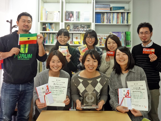 ACE事務所にて、ACEスタッフで記念撮影。