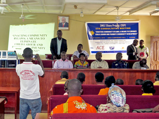 子ども保護条例の制定に向けたミーティングの様子