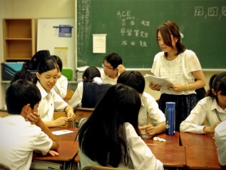 ワークショップ「このTシャツはどこからくるの？」の実施風景