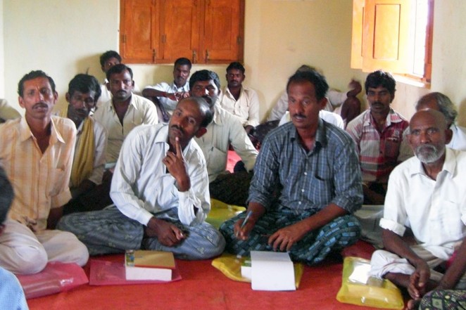 農民たちとの集会の様子