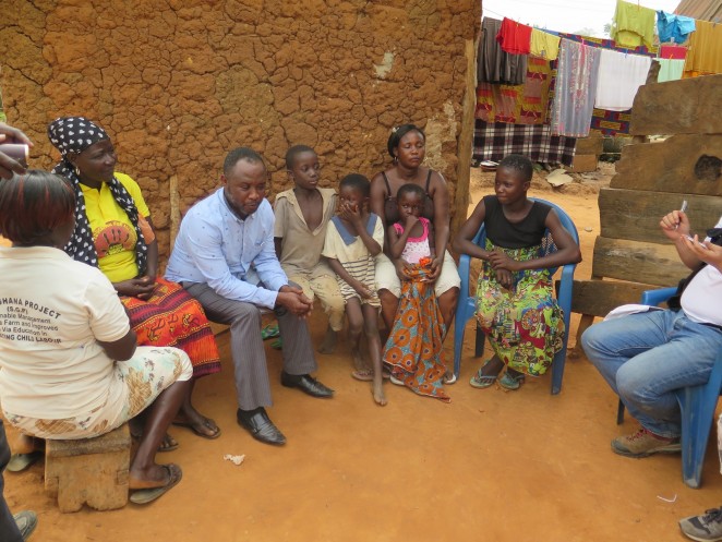 メアリーさん（右端）