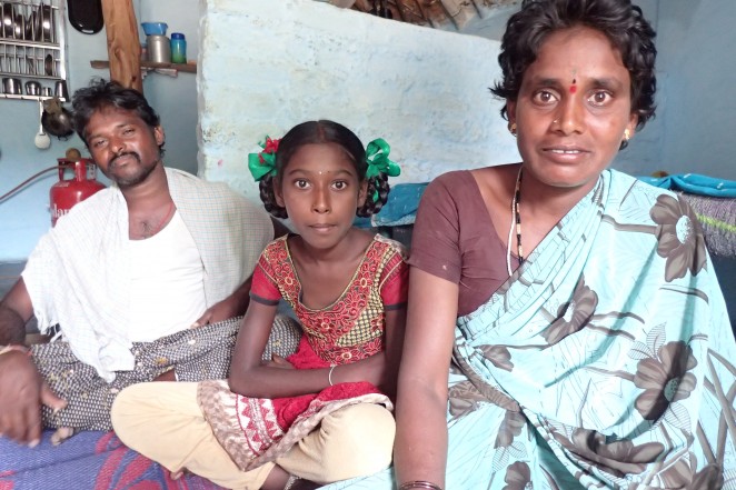 ブリッジスクールに通い始める前のモニカさんと両親