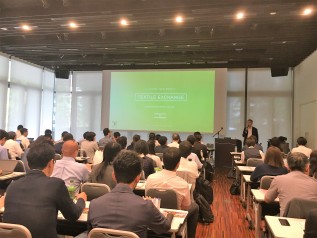 テキスタイル・エクスチェンジ説明の様子