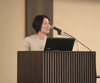 セミナーで発言する白木