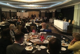 SDG 8.7 ダイアログ・ディナーの様子