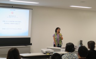 沖縄円卓会議 発表するACE岩附