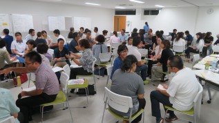 沖縄円卓会議 グループワークの様子