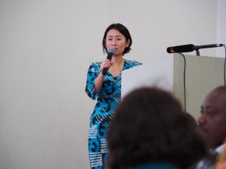 発言をするACE白木