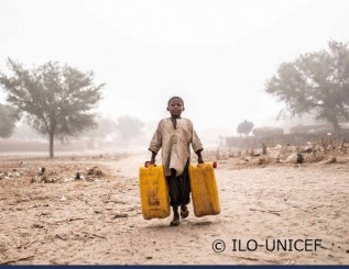 報告書より子どもの写真