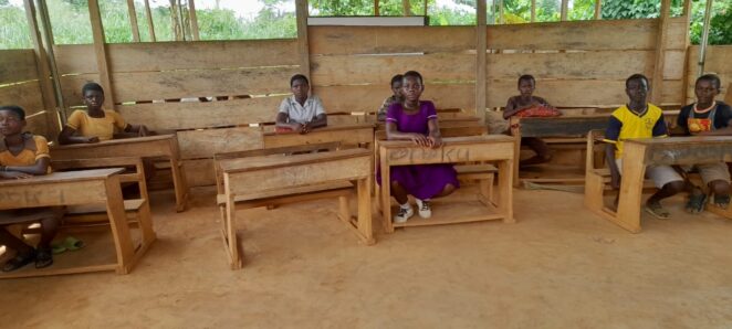 中学校の教室の写真