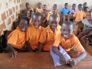 ace_style_ver2_07 ガーナの子どもの笑顔